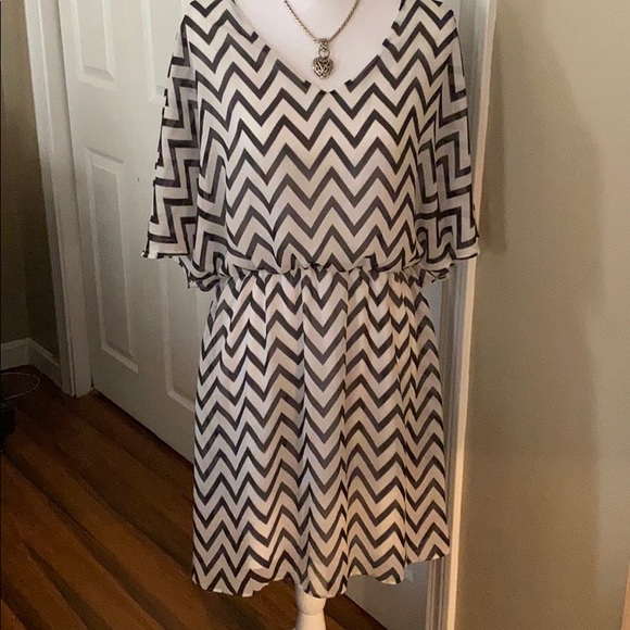 Dress - Picture 1 of 5